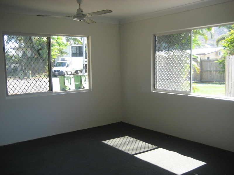 3 Turra Court, Mount Louisa QLD 4814